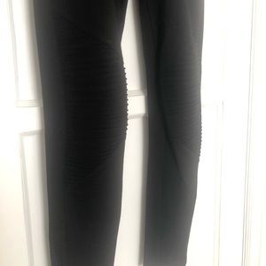 Black pant leggings